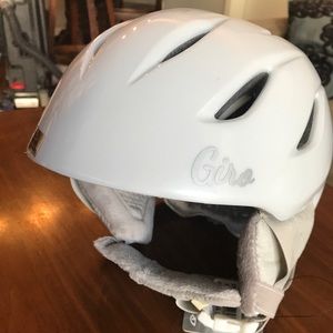 Women’s Giro Ski/Snowboard Helmet